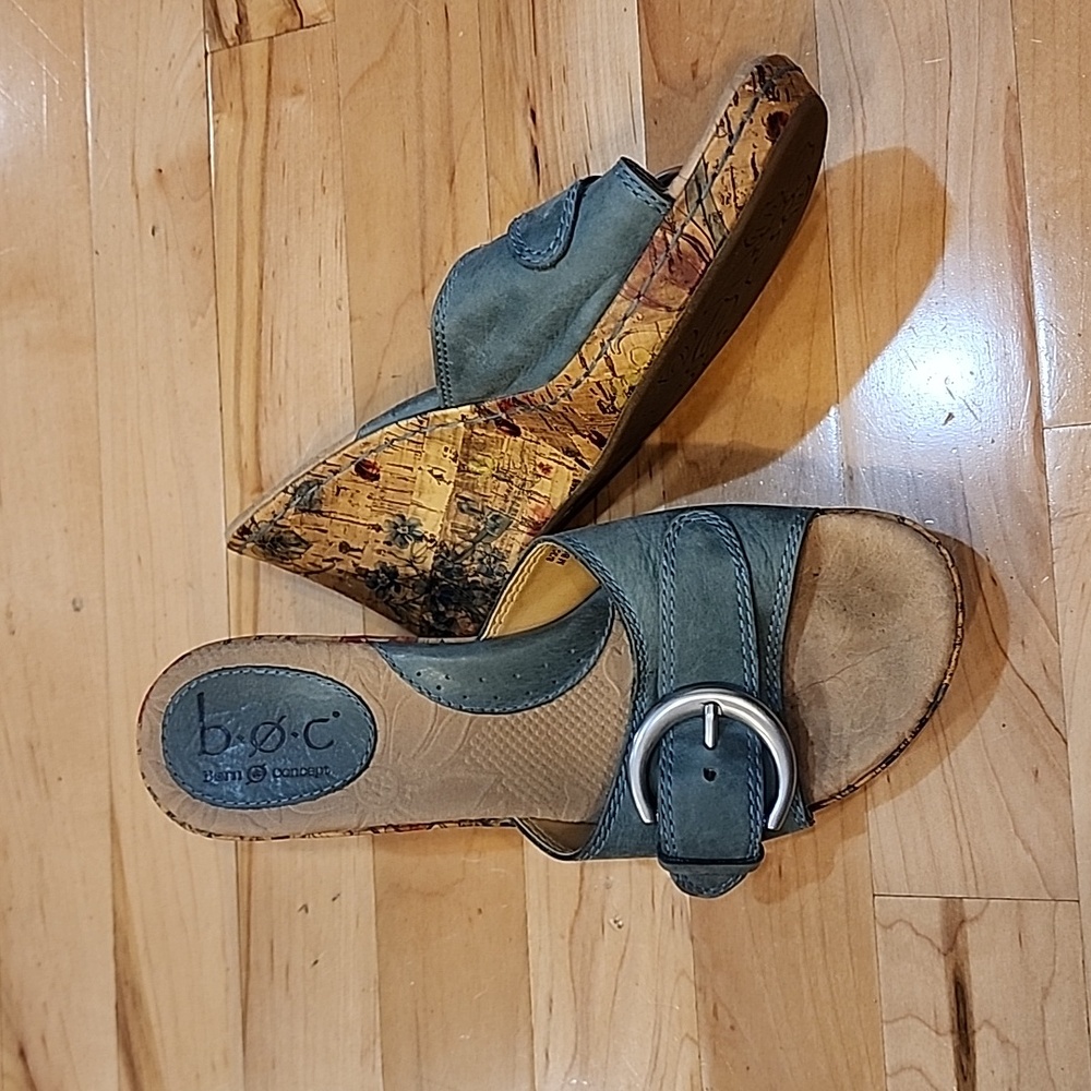 Woman's B.O.C. Wedge